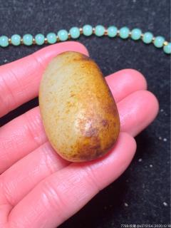 精品和田玉原石挂件
